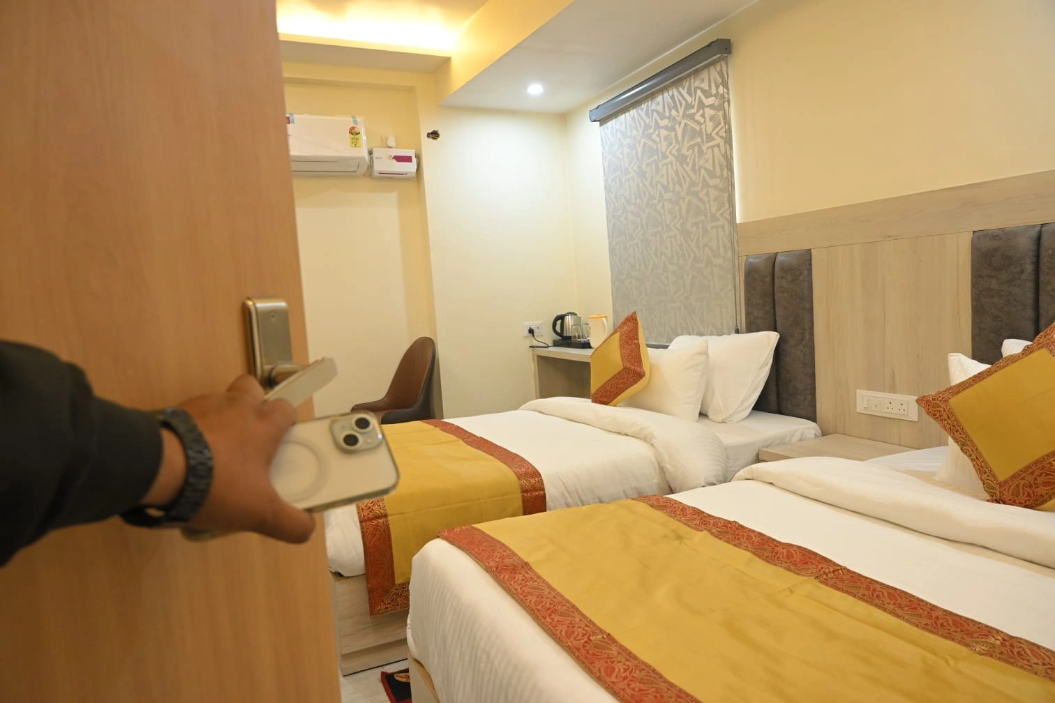 Budha Inn guest room with air conditioning