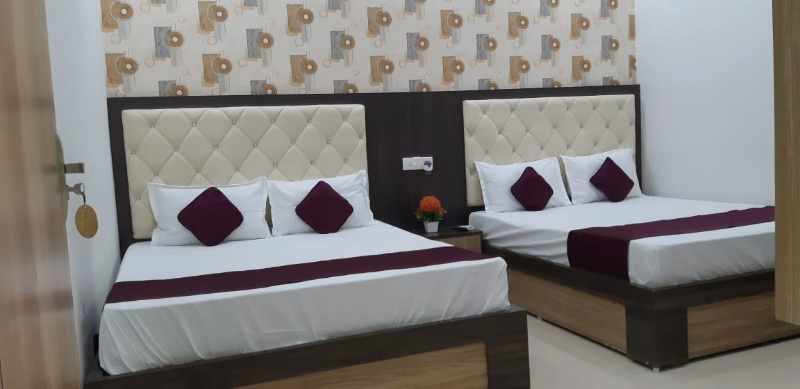 Hotel Vishwanath guest room interior