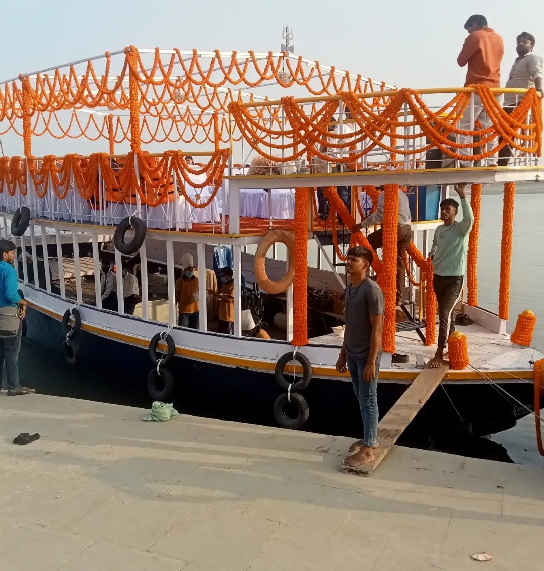 Royal decorated Ganga boat on the Ganges
